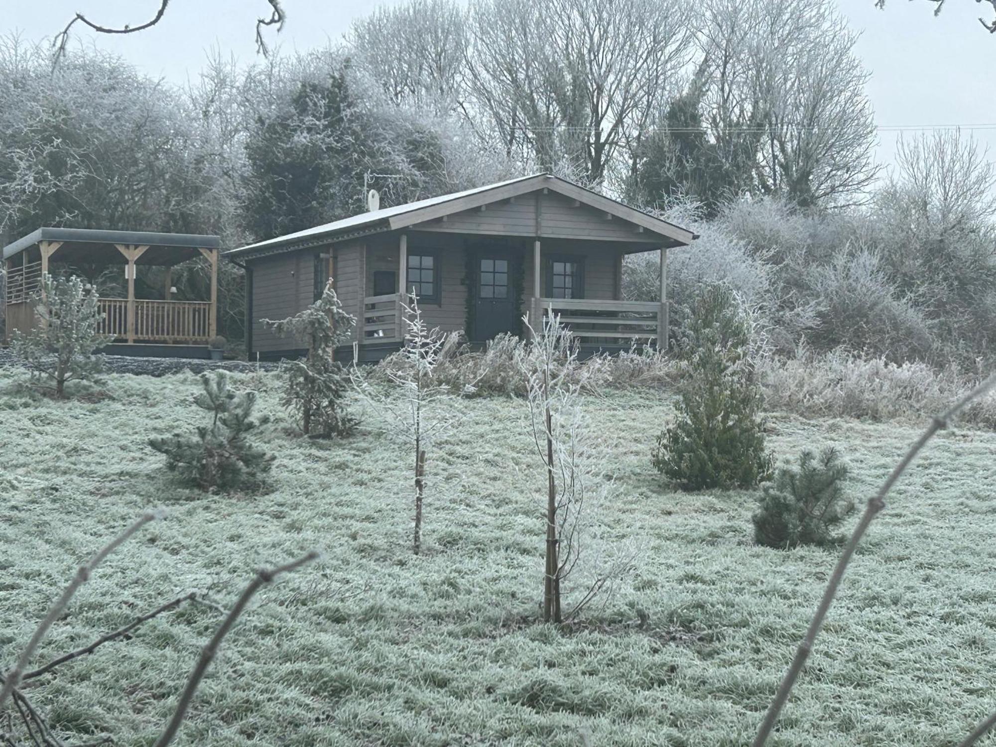 Little Rock Retreat Log Cabin With Hot Tub Castletown Gheoghegan Dış mekan fotoğraf